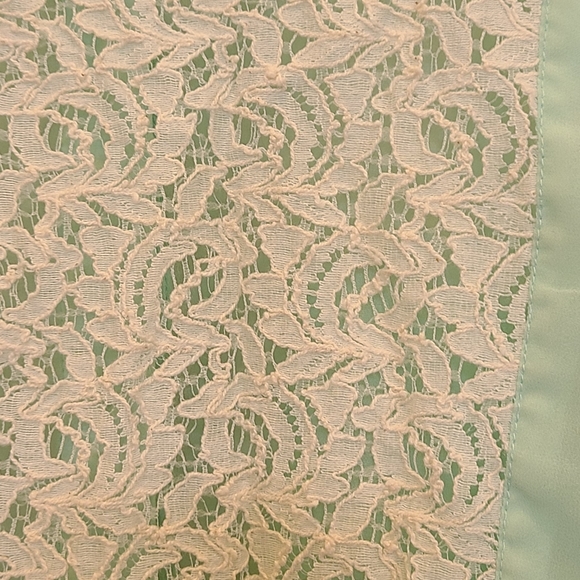 2/$20 Fun and flirt blouse - Picture 3 of 5